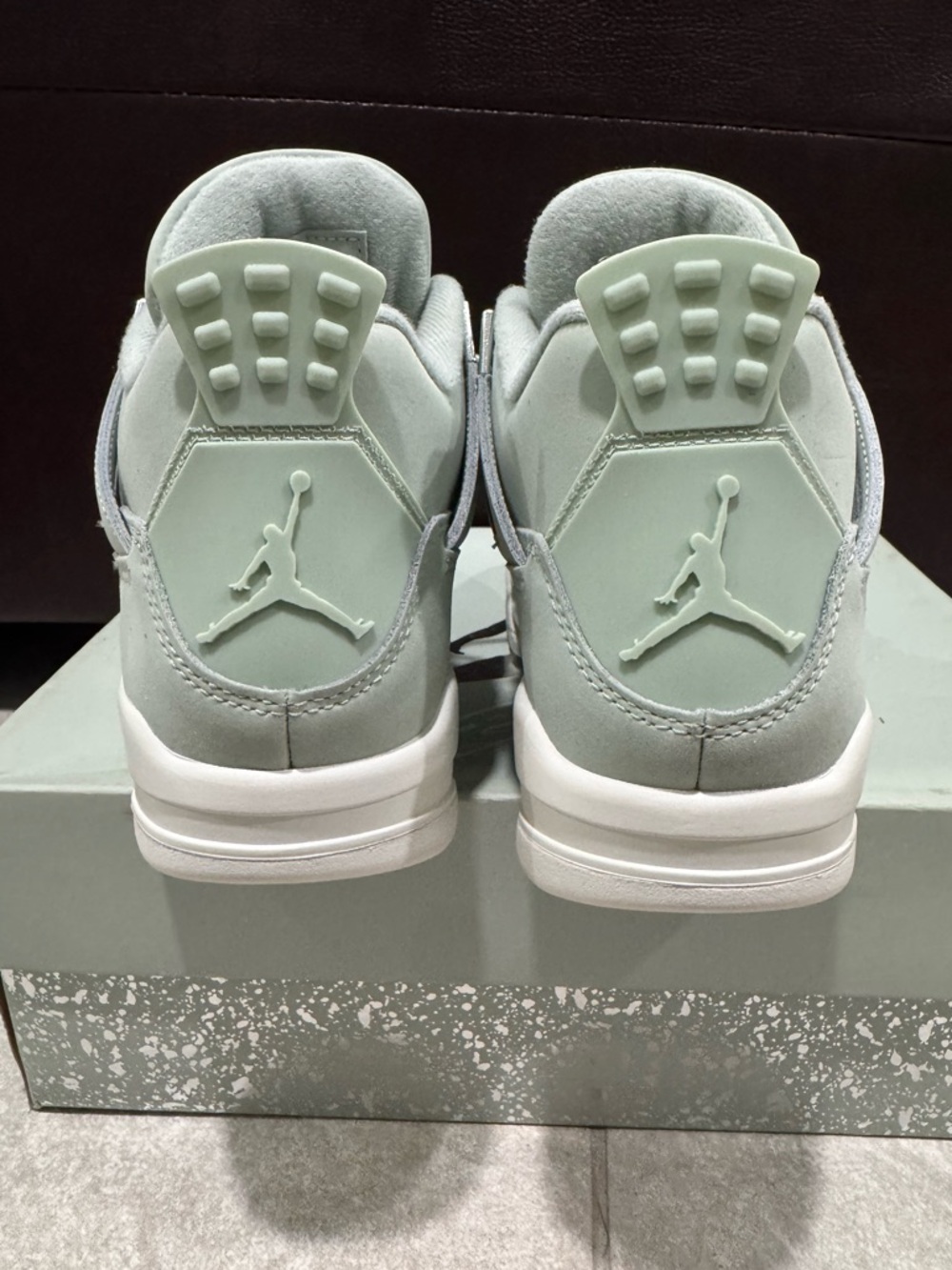 Size 6 - Air Jordan 4 Retro in Seafoam and Metallic Silver - Picture 4 of 7